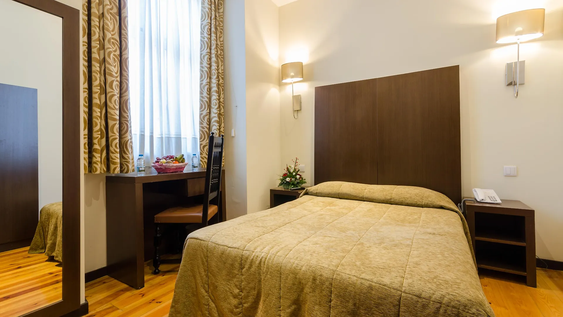 **  Hotel Duas Nacoes Lisboa Portekiz
